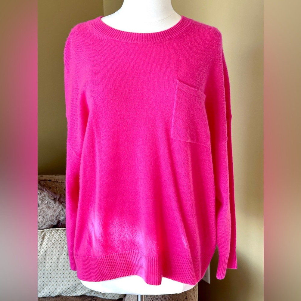 Banana Republic cashmere relaxed crewneck sweater - "Small"